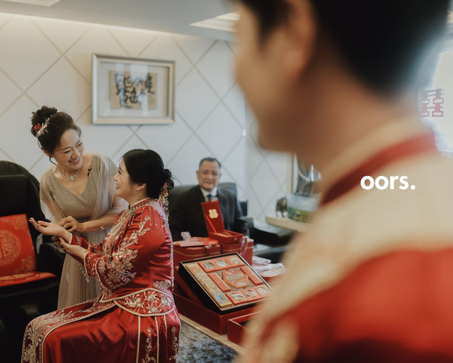 The bride's family during the tea ceremony
